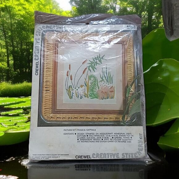Creative Stitchers Crewel Kit Frogs And Cattails 13x16 Homespun Yarn Vintage 70s - Picture 1 of 16